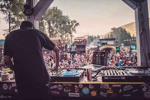 Get Ready for Summer Festival Season with this Turbo-Charged Mat The Alien Set