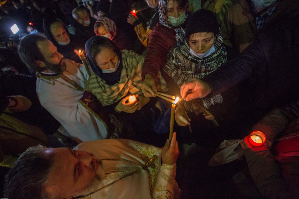 Fotografii cu enoriași grămadă, la Învierea 2.0 ținută de ÎPS Teodosie la Constanța