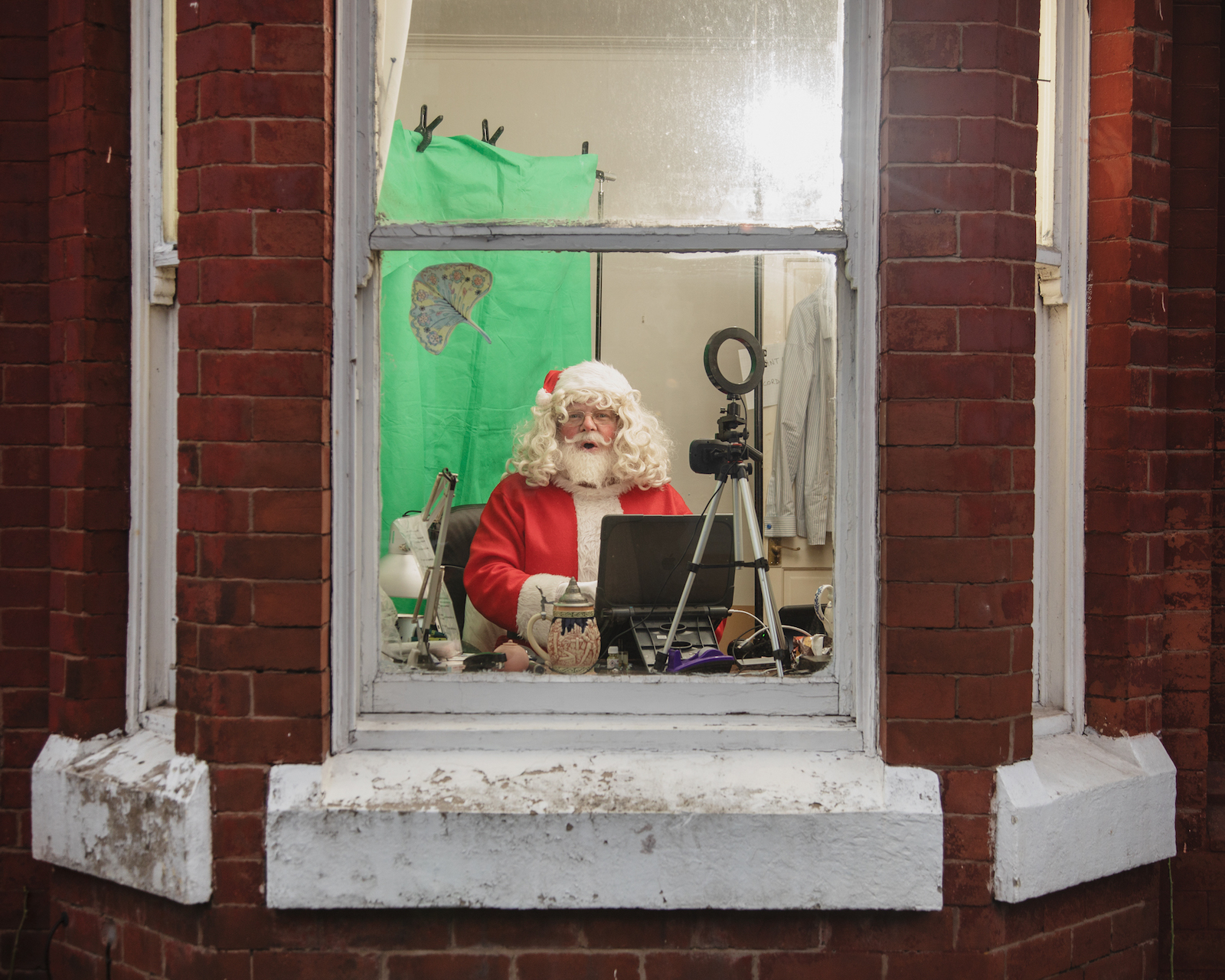 ChrisBethell Zoom Grotto Santas VICE