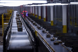 Amazon staten island safety warning unions