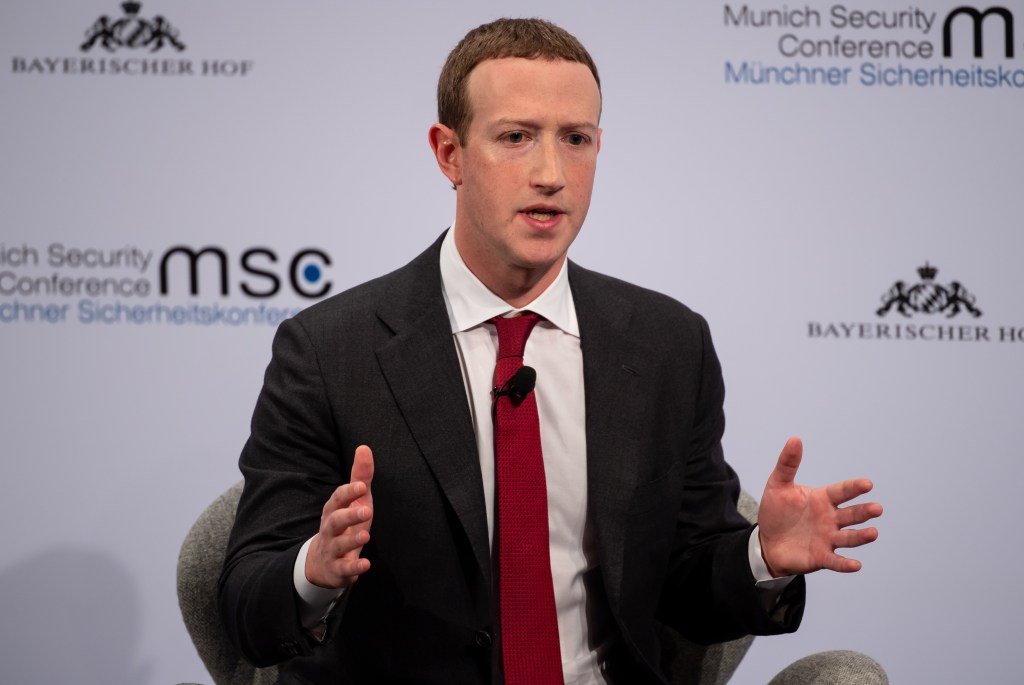 Facebook es tan tóxico que Zuckerberg quiere cambiarle el nombre