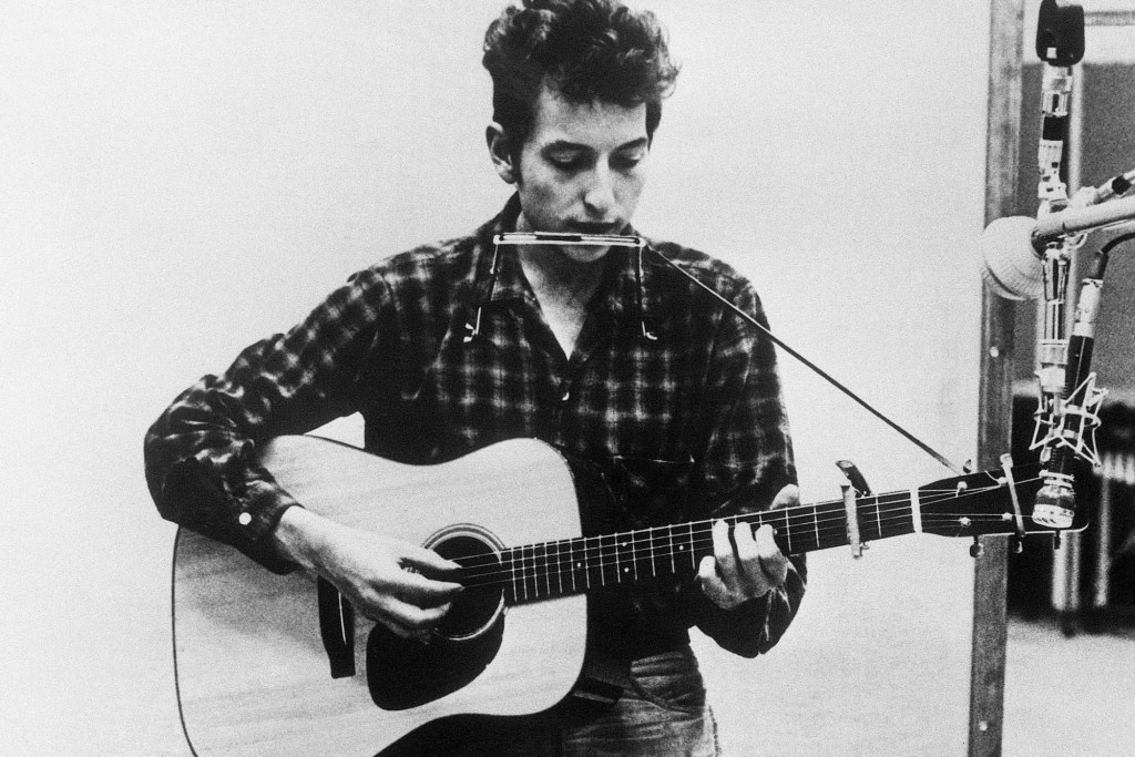 3 Bob Dylan Anti-Love Songs to Add to Your Anti-Valentine’s Day Playlist